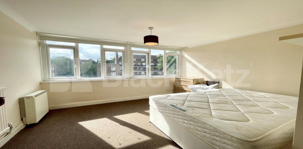 			UNDER OFFER , 3 Bedroom, 1 bath, 1 reception Apartment			 Carey Gardens, Vauxhall/Battersea